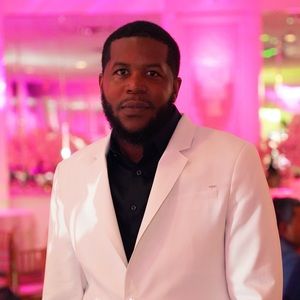 Meet your Posher, Gregory